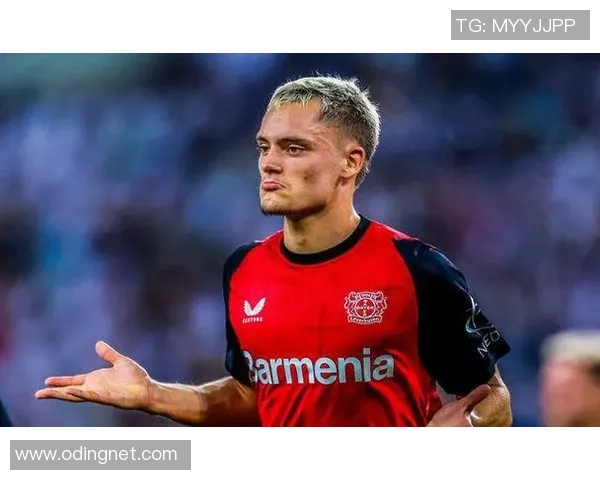 用足球改变命运的传奇球星如何从贫困走向世界巅峰