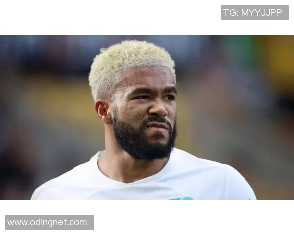 足球巨星的绝技揭秘 每位球员的独门绝招与技术特色解析