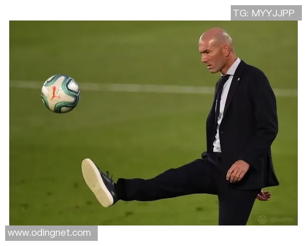 足球巨星进球后的庆祝秀演绎激情与个性风采魅力