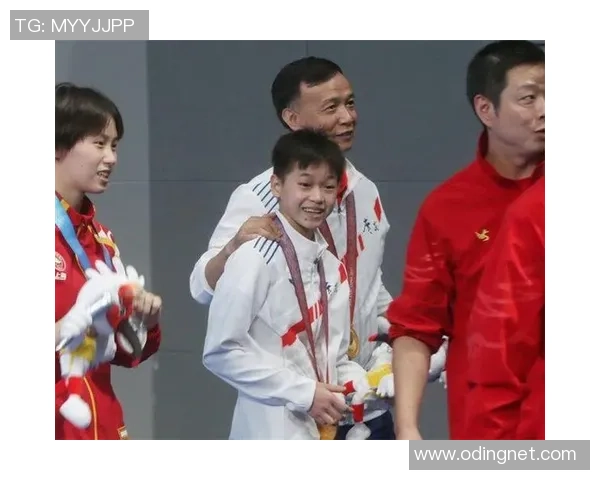 足球明星与知名模特的恋情揭秘及背后故事分析